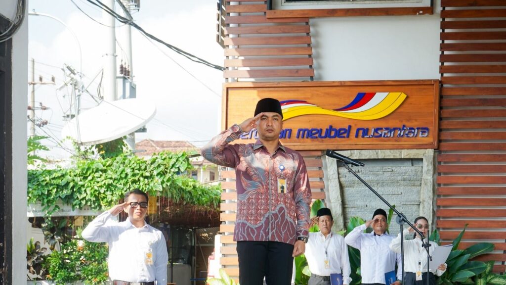 PT Berdikari Meubel Nusantara Gelar Upacara Bendera